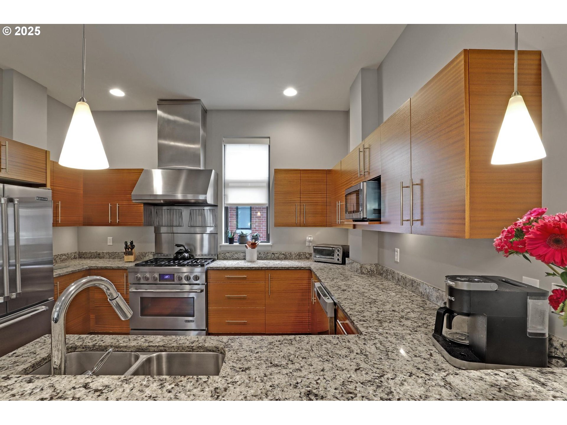 1746 Northwest Riverscape Street Portland, OR 97209 - Photo 12 of 36 Gallery Image 12