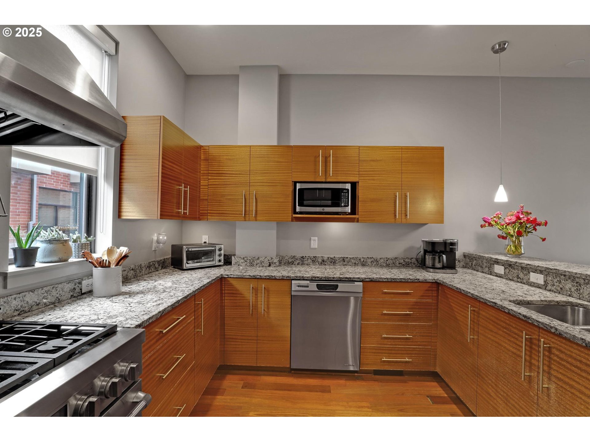 1746 Northwest Riverscape Street Portland, OR 97209 - Photo 14 of 36 Gallery Image 14