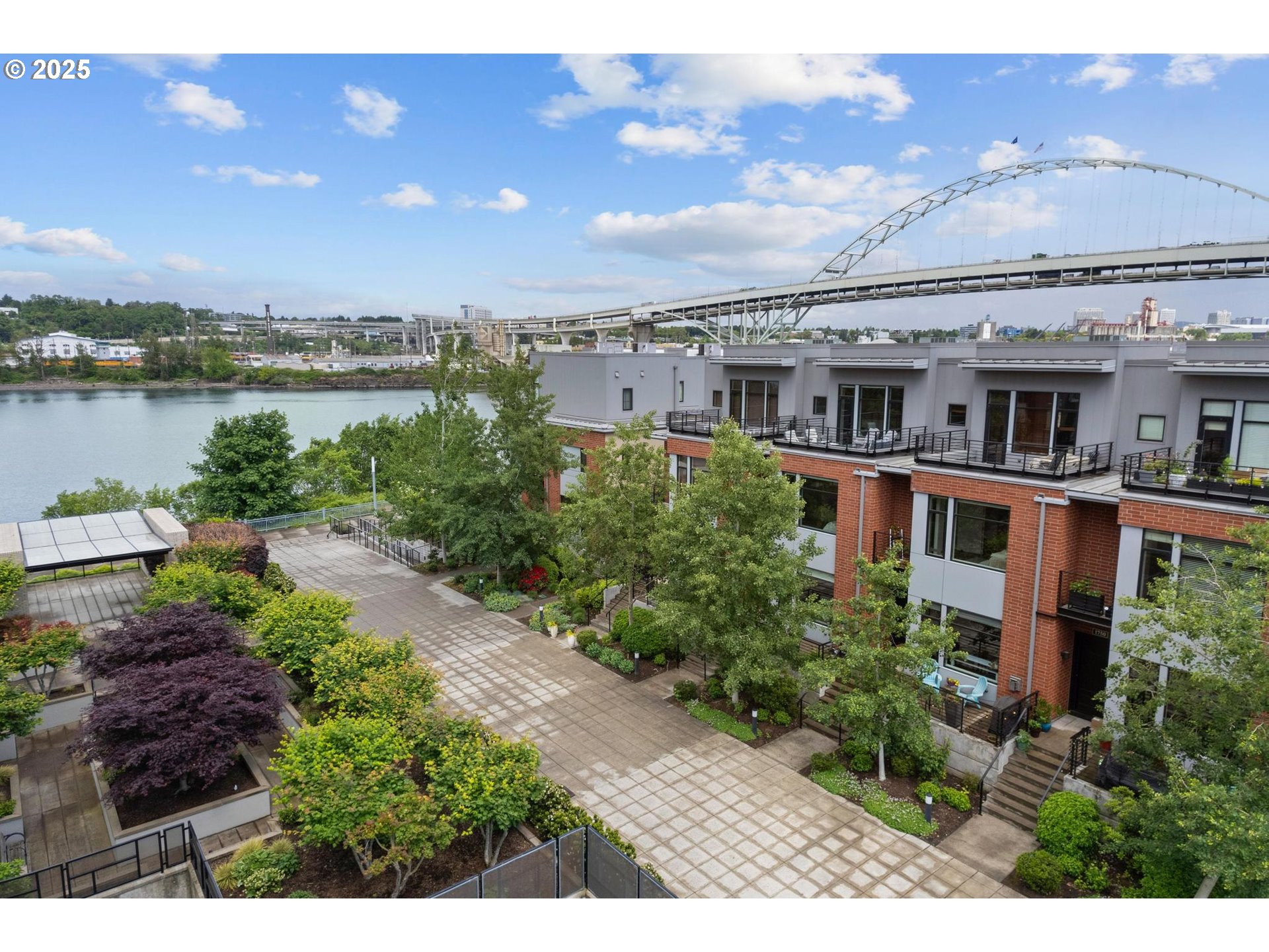 1746 Northwest Riverscape Street Portland, OR 97209 - Photo 2 of 36 Gallery Image 2