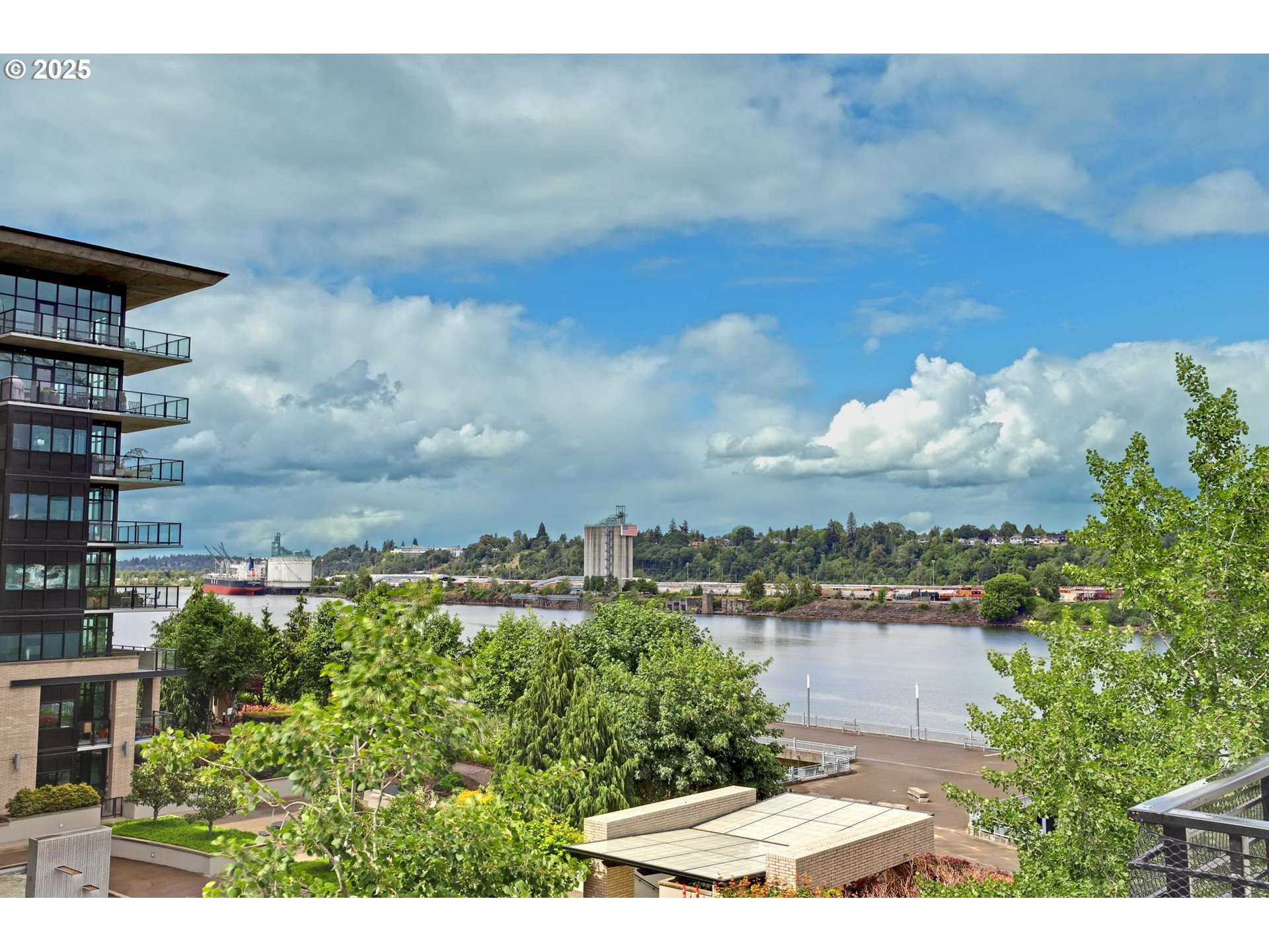 1746 Northwest Riverscape Street Portland, OR 97209 - Photo 26 of 36 Gallery Image 26