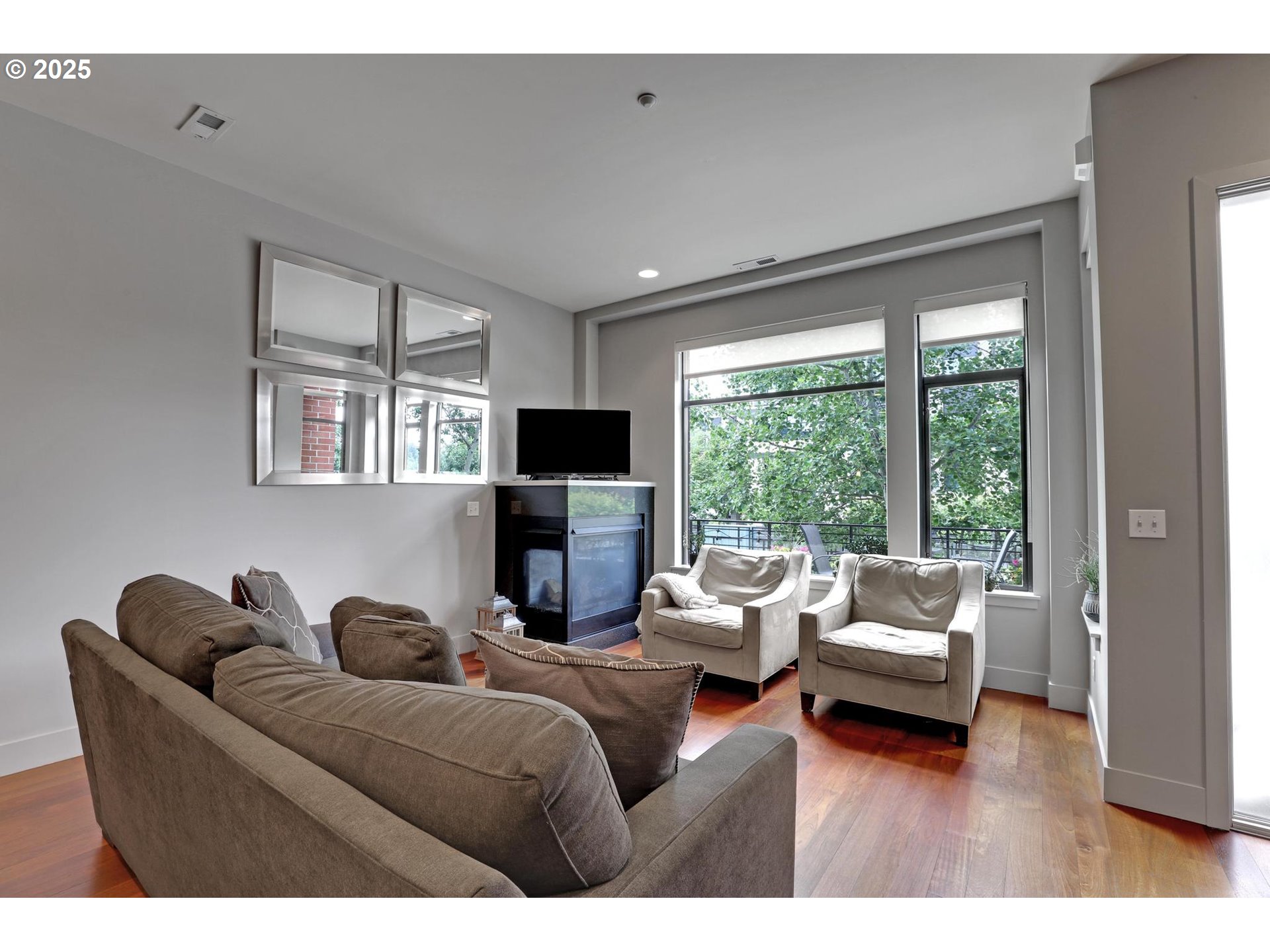 1746 Northwest Riverscape Street Portland, OR 97209 - Photo 7 of 36 Gallery Image 7