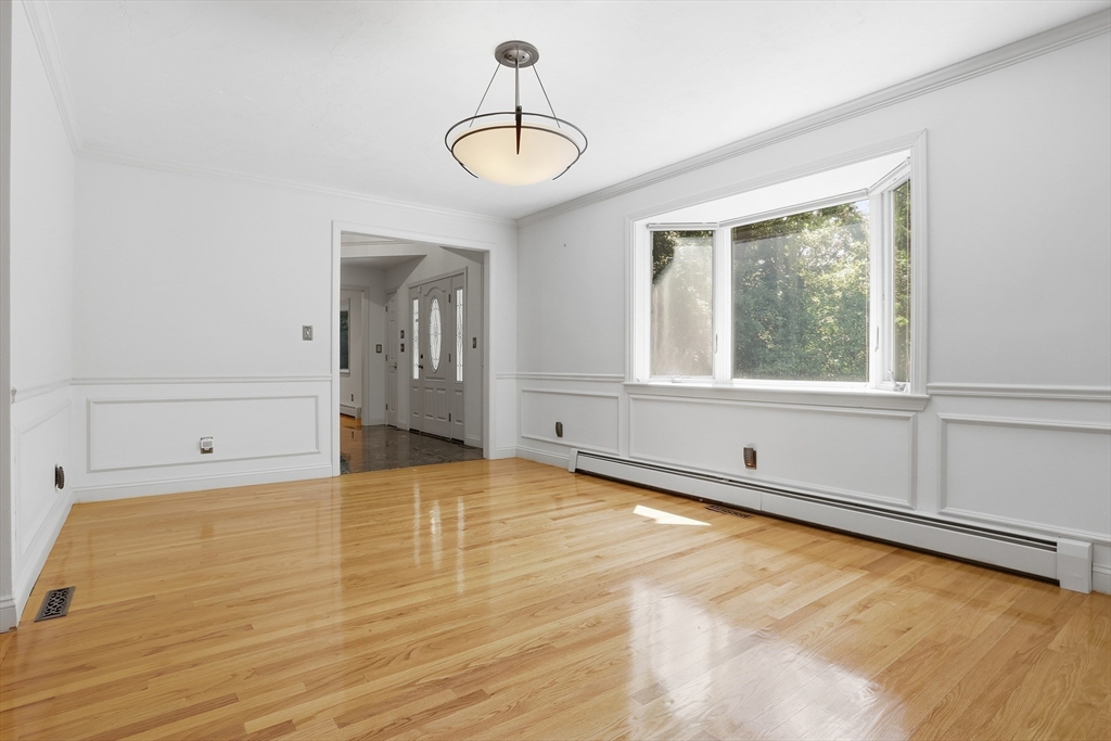 331 Prospect Street Framingham, MA 01701 - Photo 5 of 42