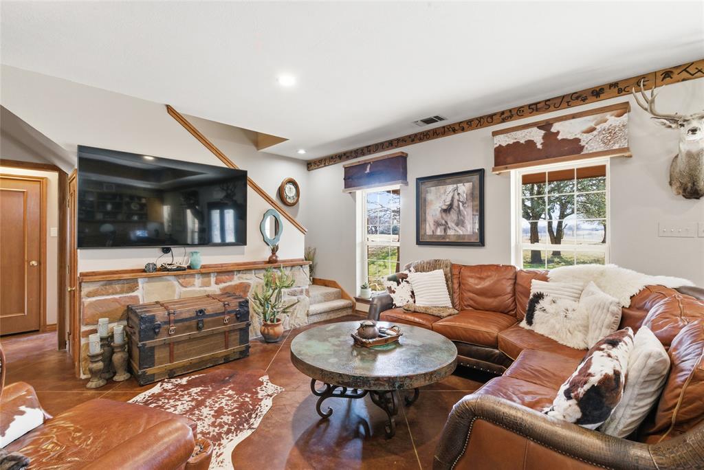 4412 Holbrook Road Springtown, TX 76082 - Photo 12 of 40