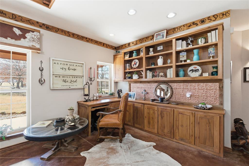 4412 Holbrook Road Springtown, TX 76082 - Photo 14 of 40