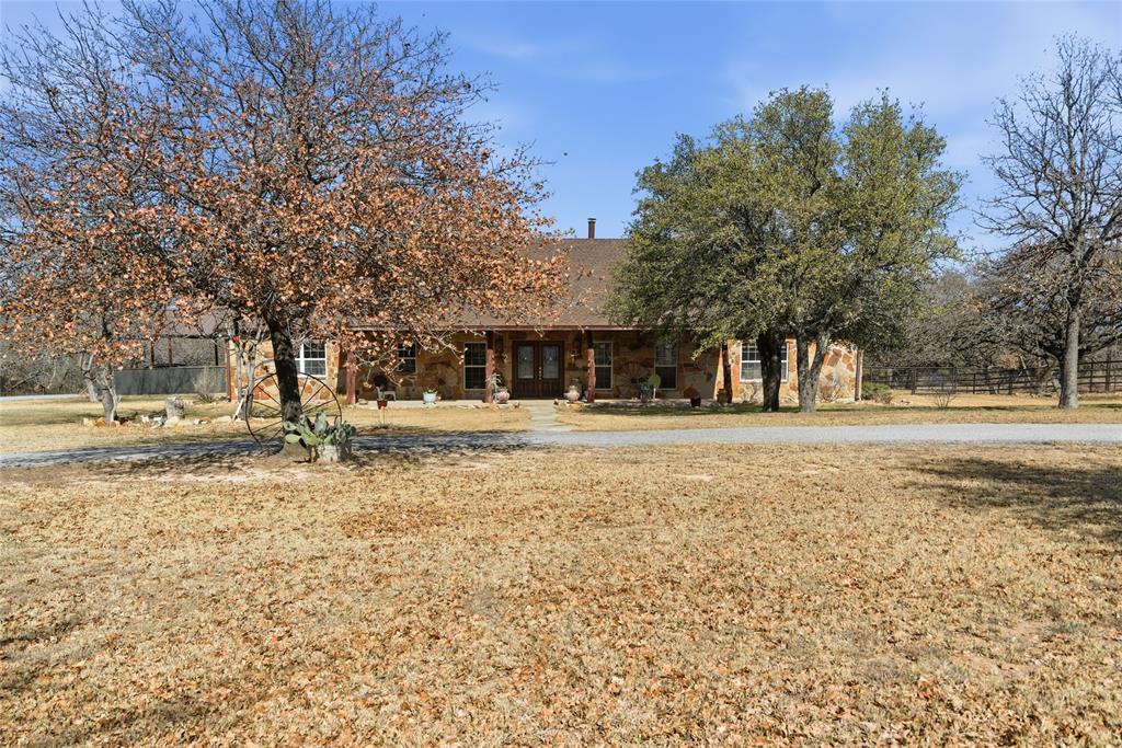 4412 Holbrook Road Springtown, TX 76082 - Photo 3 of 40