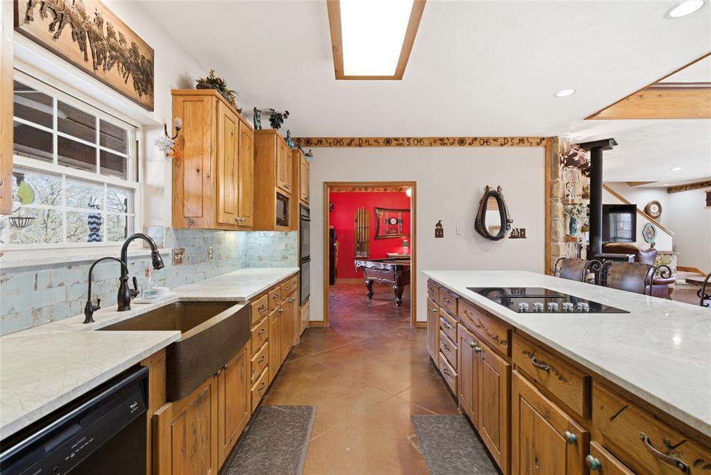 4412 Holbrook Road Springtown, TX 76082 - Photo 9 of 40