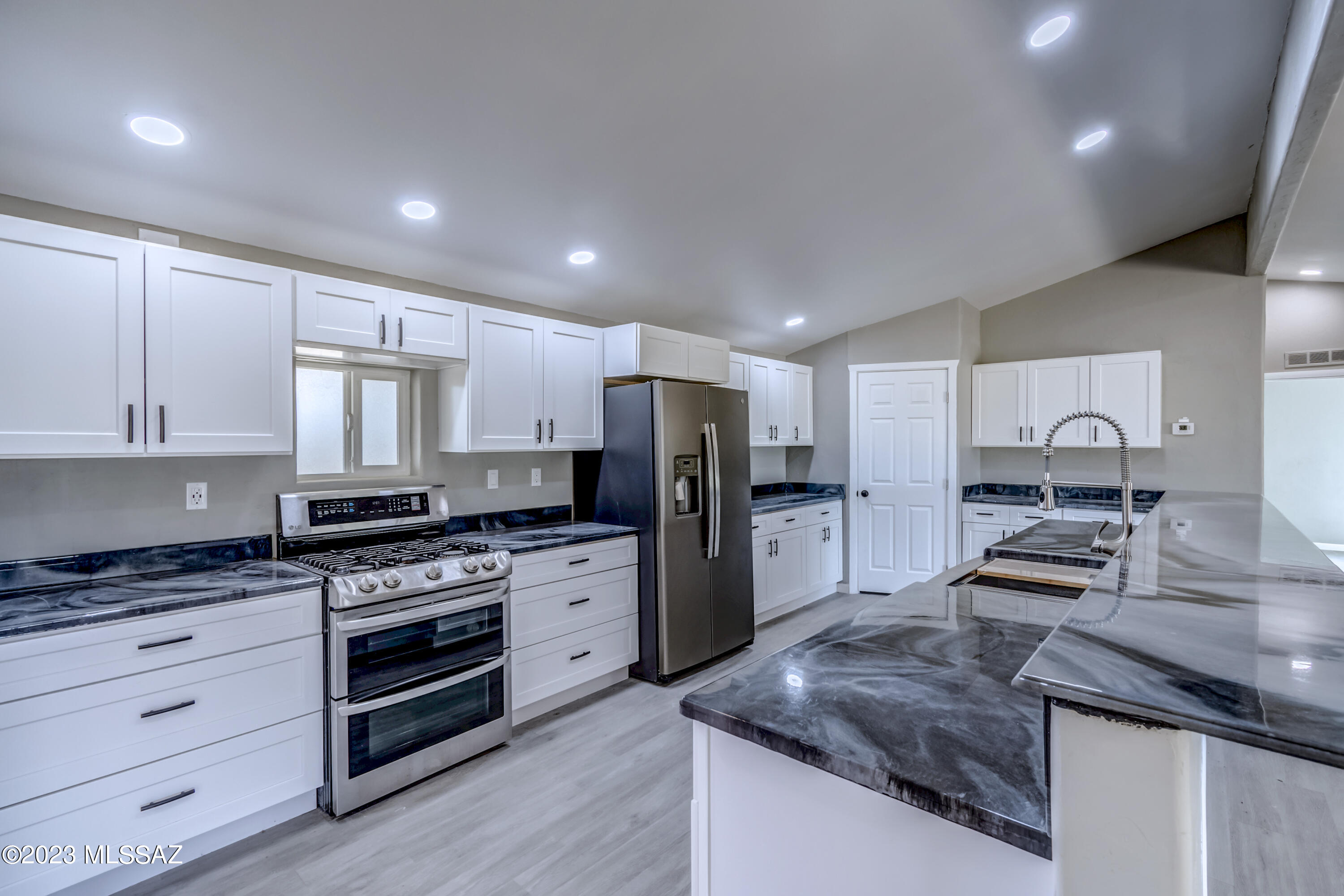 8889 South Fillmore Road Tucson, AZ 85736 - Photo 10 of 18 Gallery Image 10