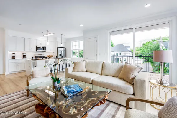 $4,000 | 298 Westwood Avenue, Unit 405, Long Branch, NJ 07740