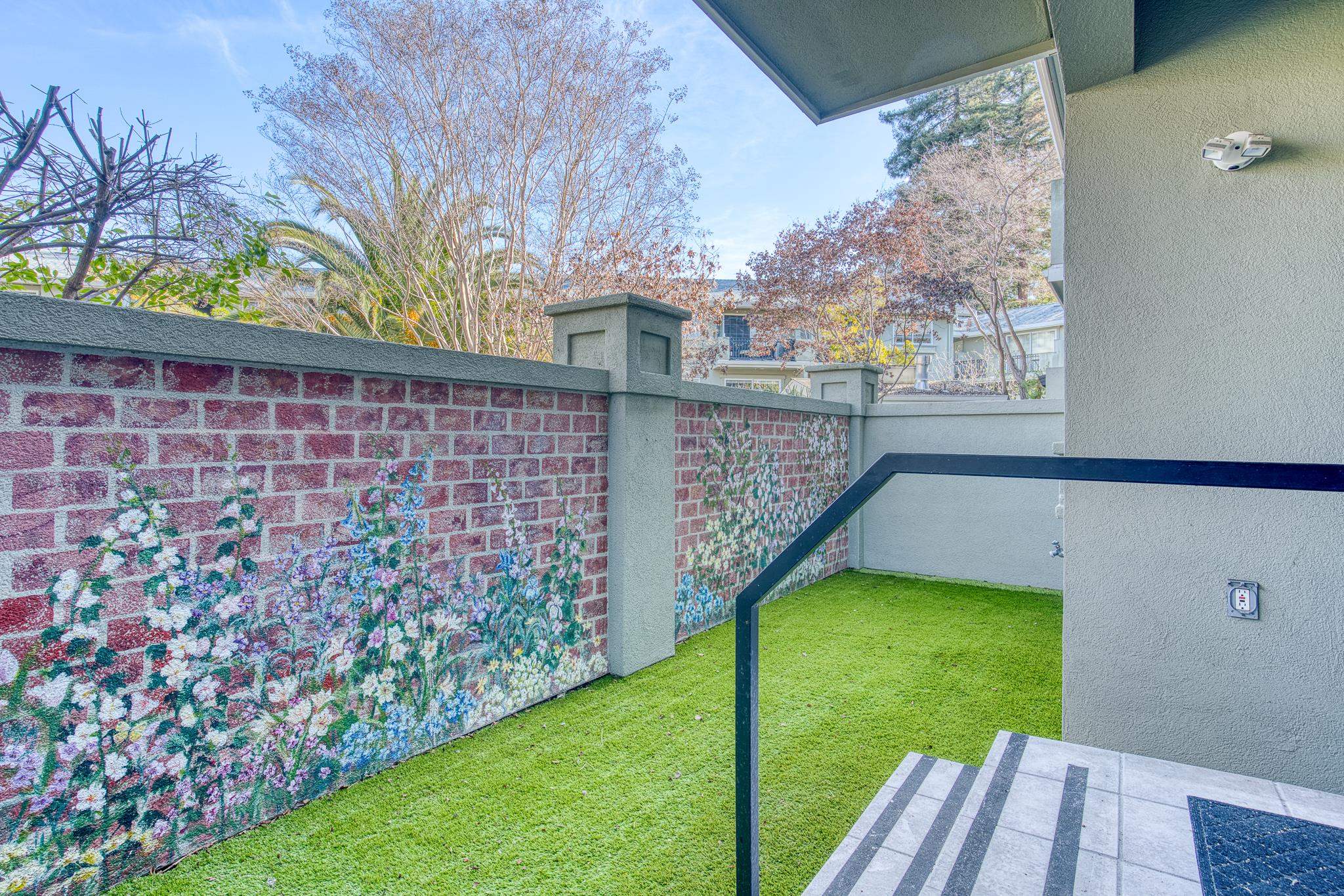 20 Willow Road, Unit 13 Menlo Park, CA 94025 - Photo 16 of 38