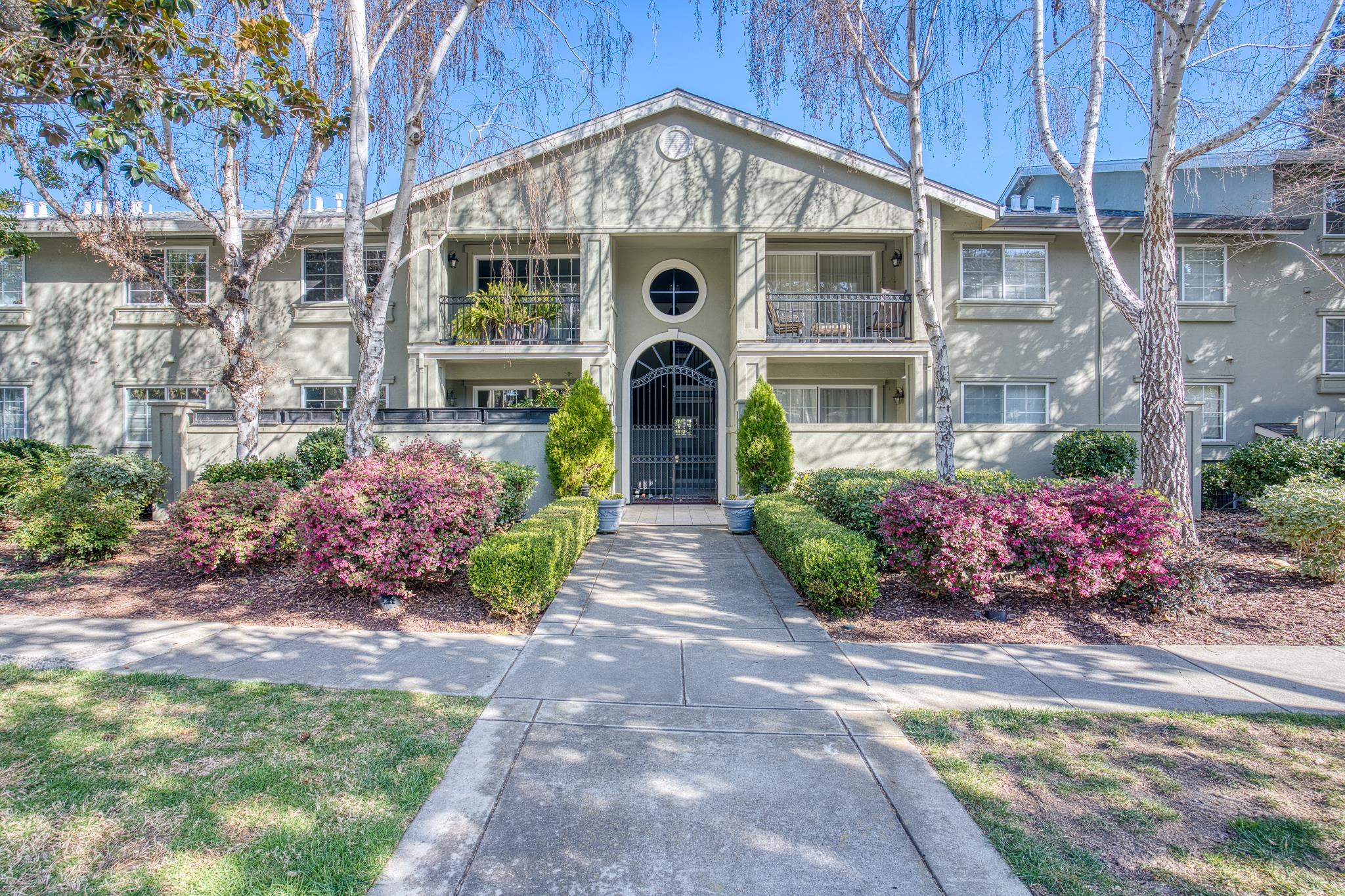 20 Willow Road, Unit 13 Menlo Park, CA 94025 - Photo 34 of 38