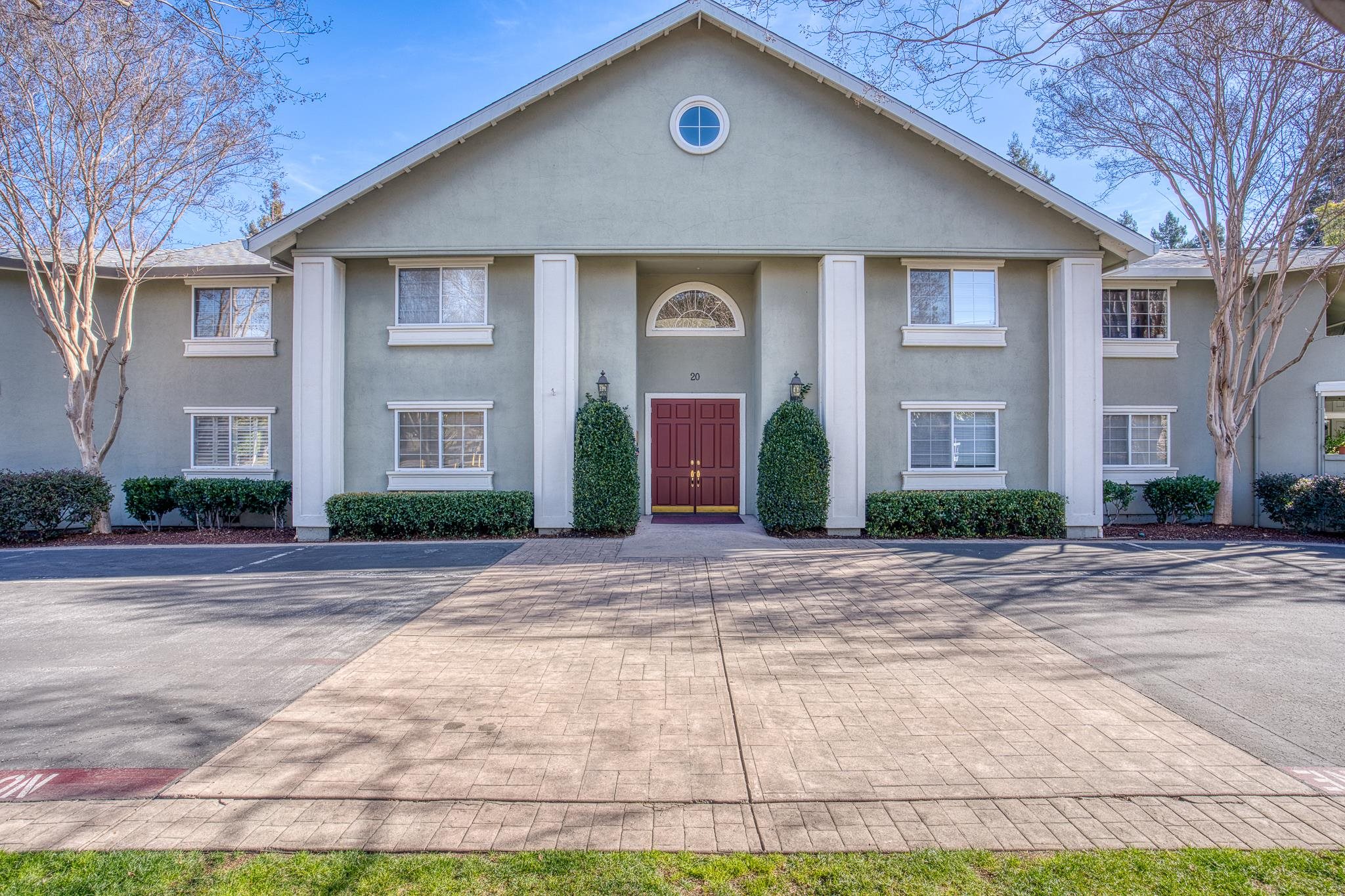 20 Willow Road, Unit 13 Menlo Park, CA 94025 - Photo 35 of 38