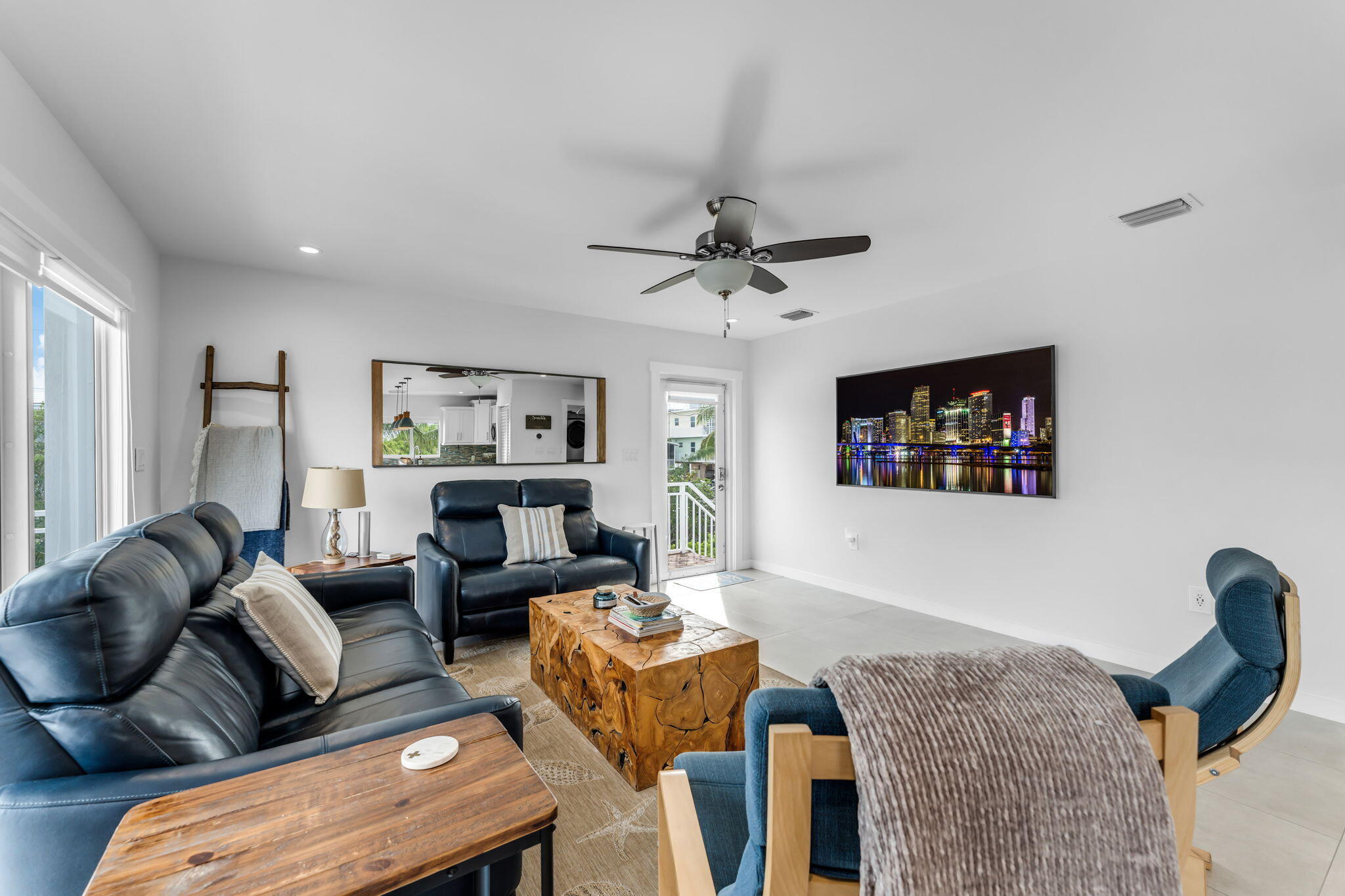 2 Sexton Cove Road Key Largo, FL 33037 - Photo 3 of 45 Living room