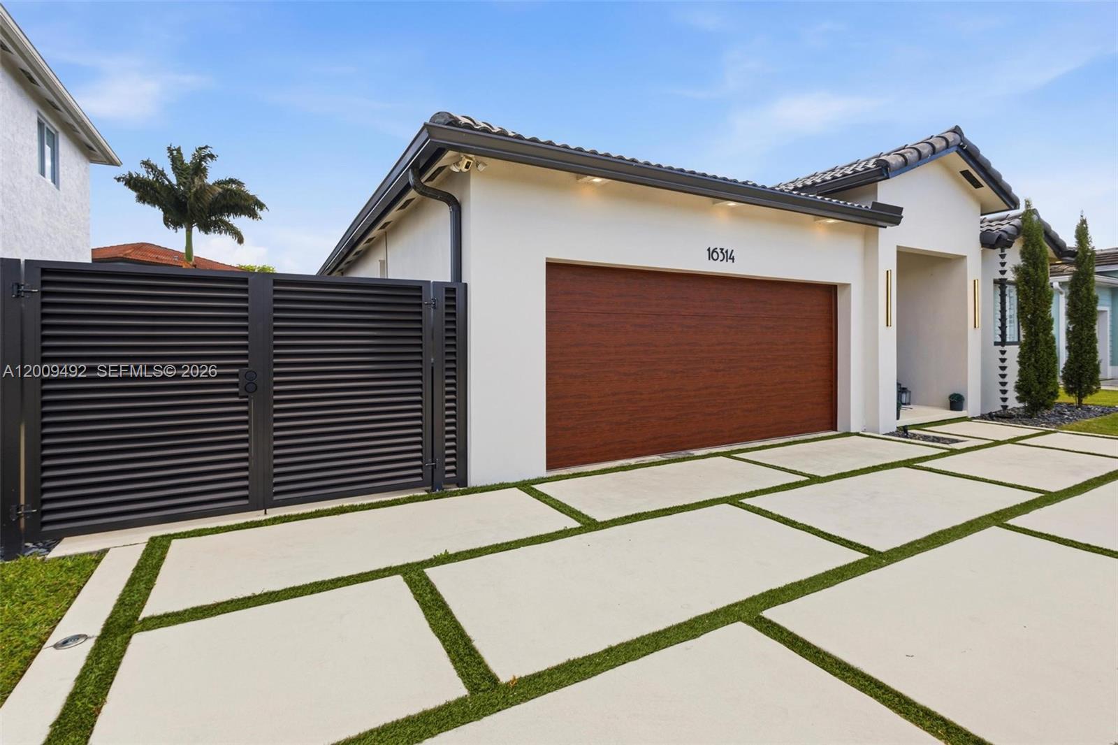 16314 Southwest 57th Street Miami, FL 33193 - Photo 3 of 42