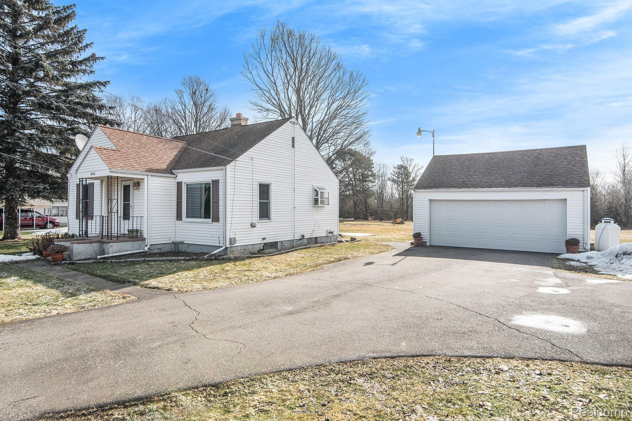 10926 Lansing Road Durand, MI 48429 - Photo 21 of 25 18.jpg