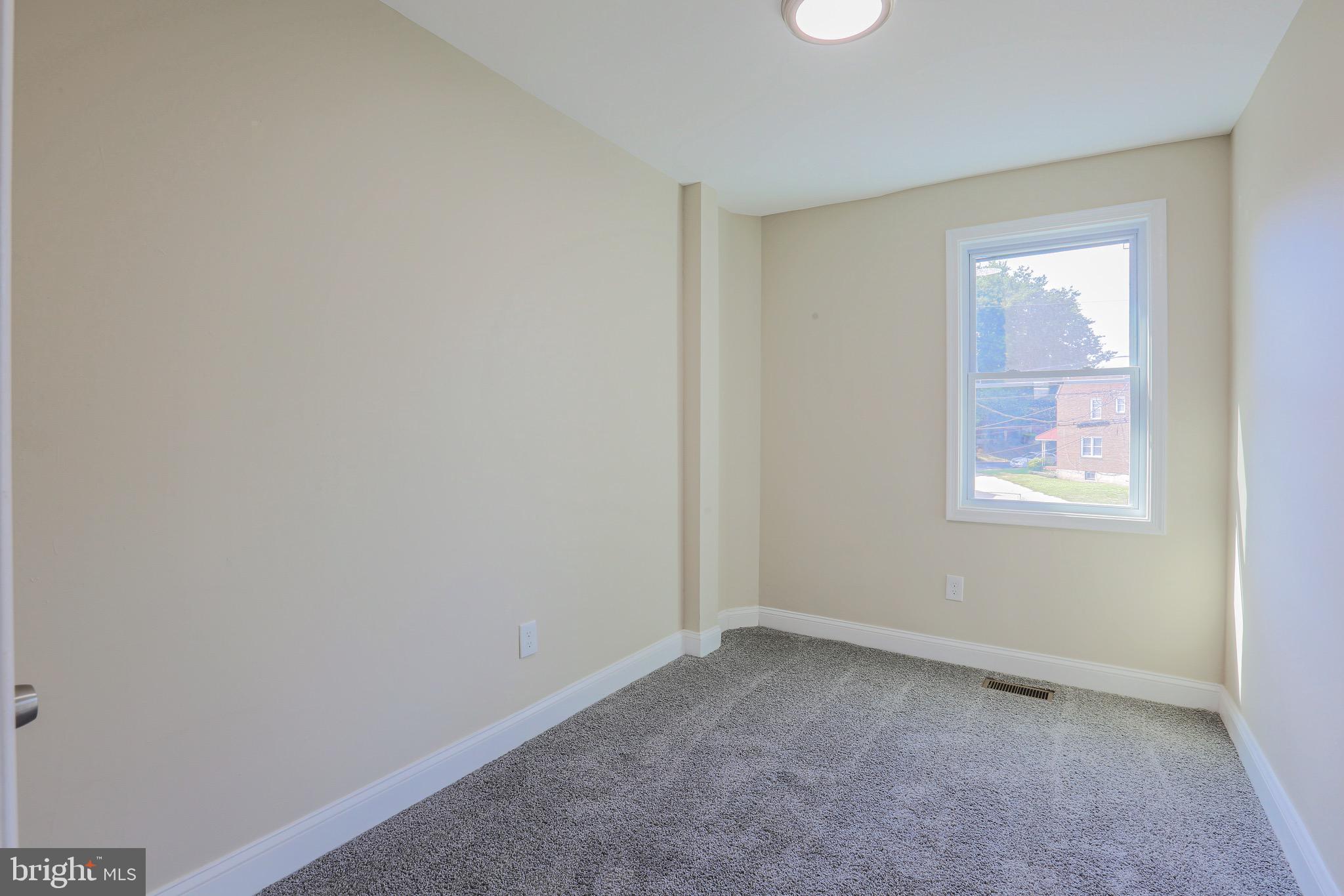 4219 Flowerton Road Baltimore, MD 21229 - Photo 13 of 30