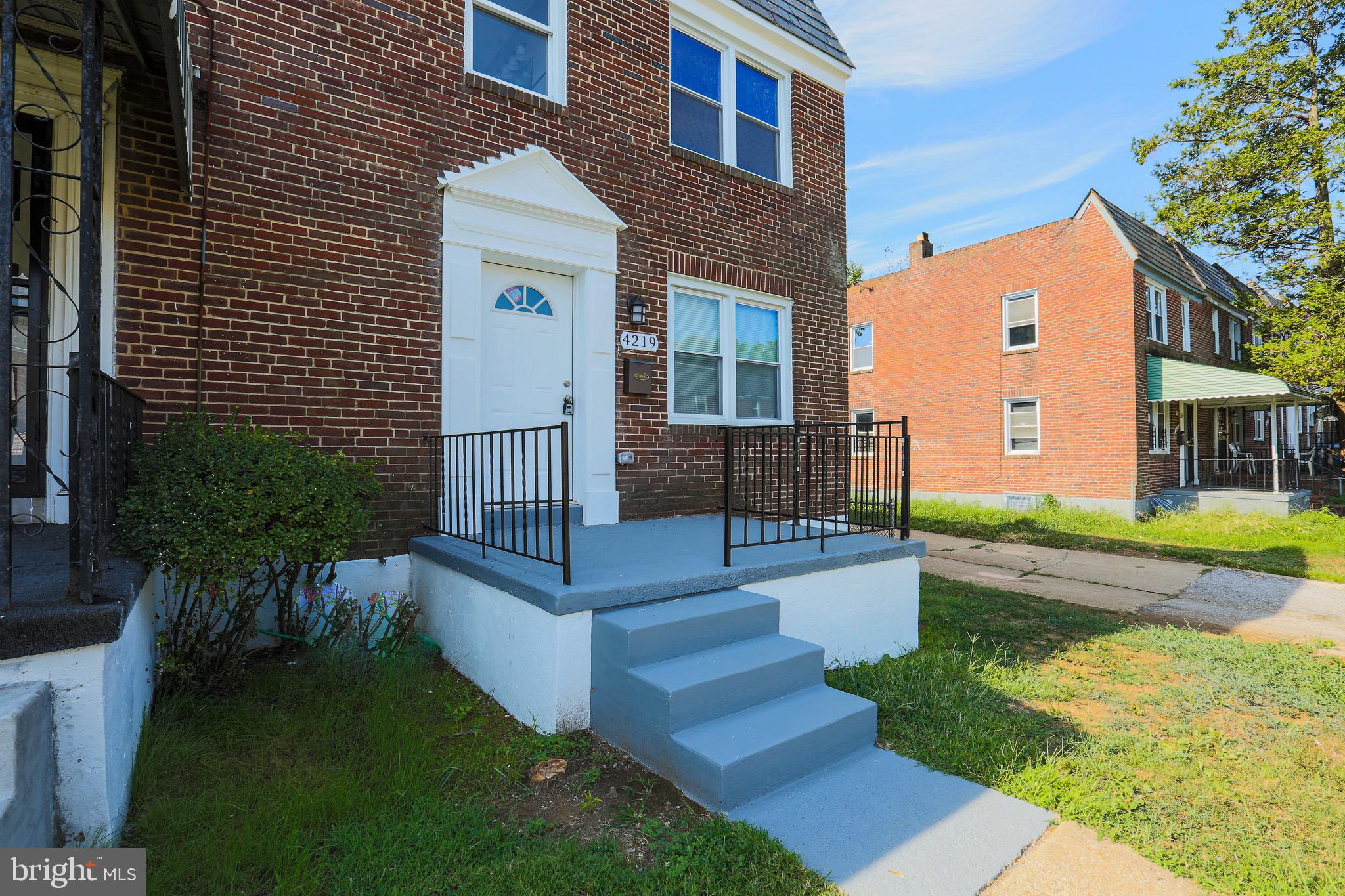 4219 Flowerton Road Baltimore, MD 21229 - Photo 3 of 30
