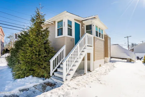 $379,000 | 1 Shore Pine Drive, Brick, NJ 08723