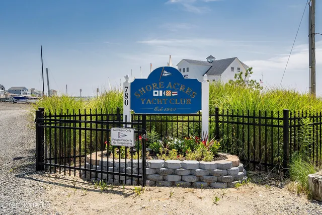 $379,000 | 1 Shore Pine Drive, Brick, NJ 08723