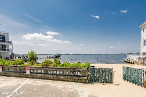 $379,000 | 1 Shore Pine Drive, Brick, NJ 08723