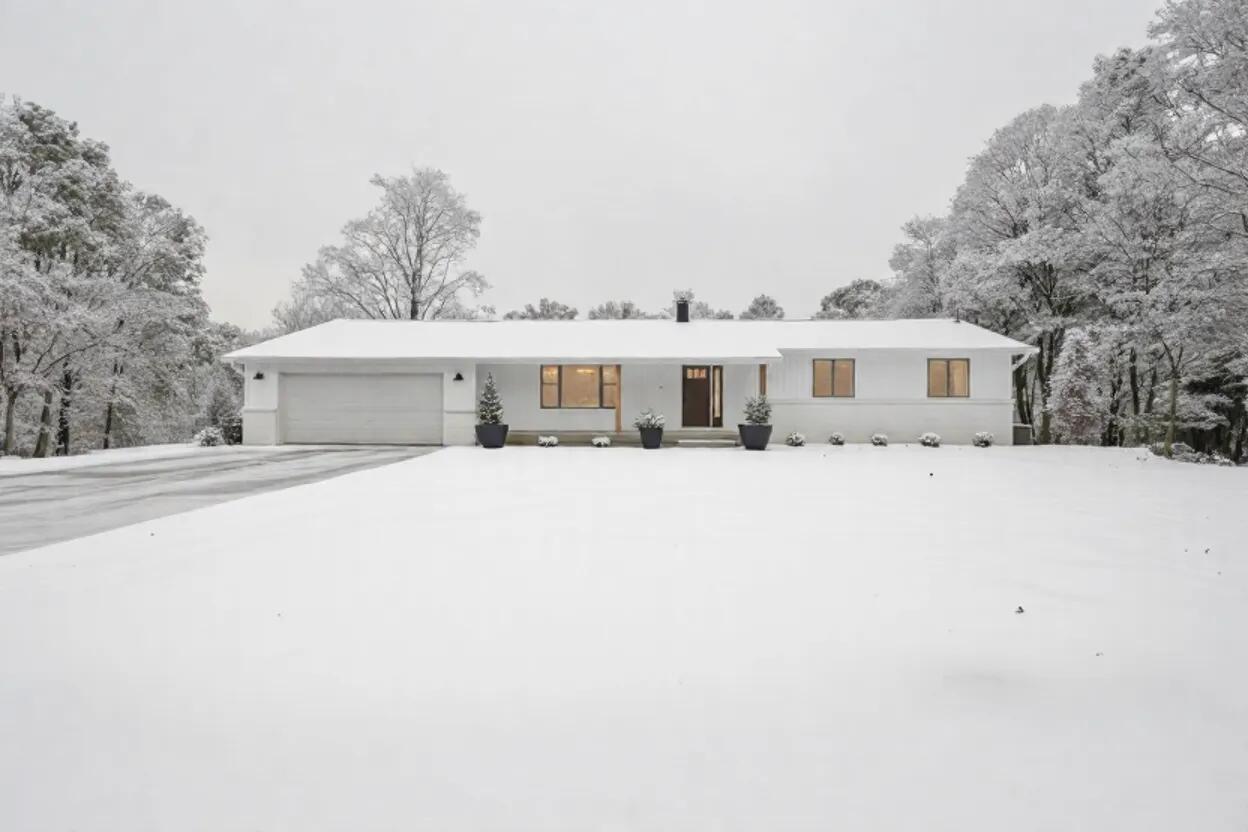 4245 Johnson Road Middleville, MI 49333 - Photo 2 of 54 WINTER3