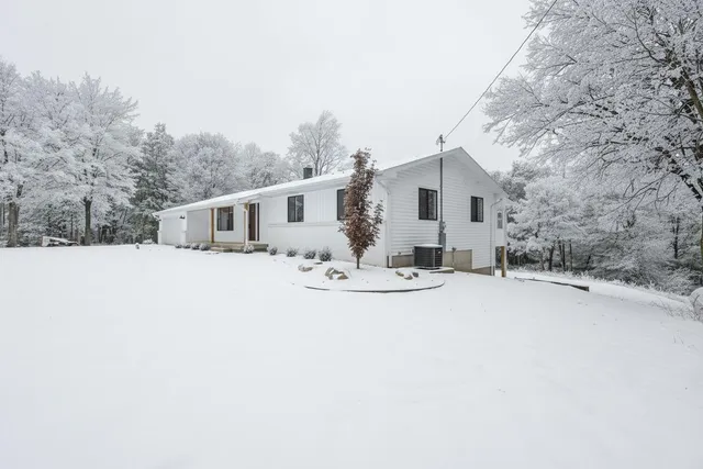$609,000 | 4245 Johnson Road, Middleville, MI 49333