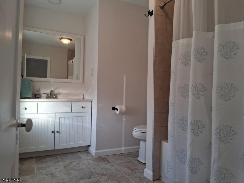 58 Thompson Street Raritan, NJ 08869 - Photo 11 of 11