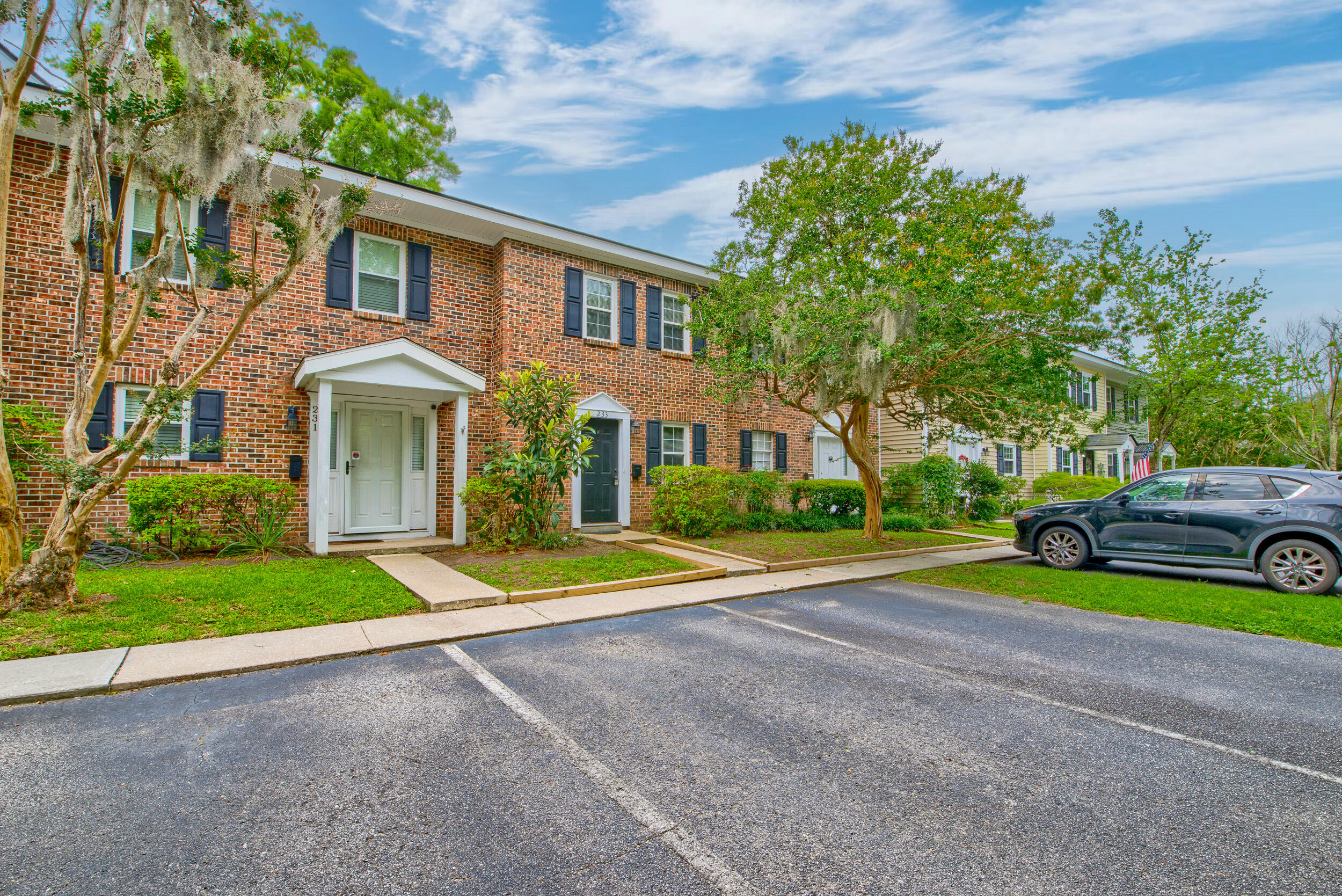 233 Heritage Circle Mount Pleasant, SC 29464 - Photo 2 of 47 DSC_4375-HDR(5)