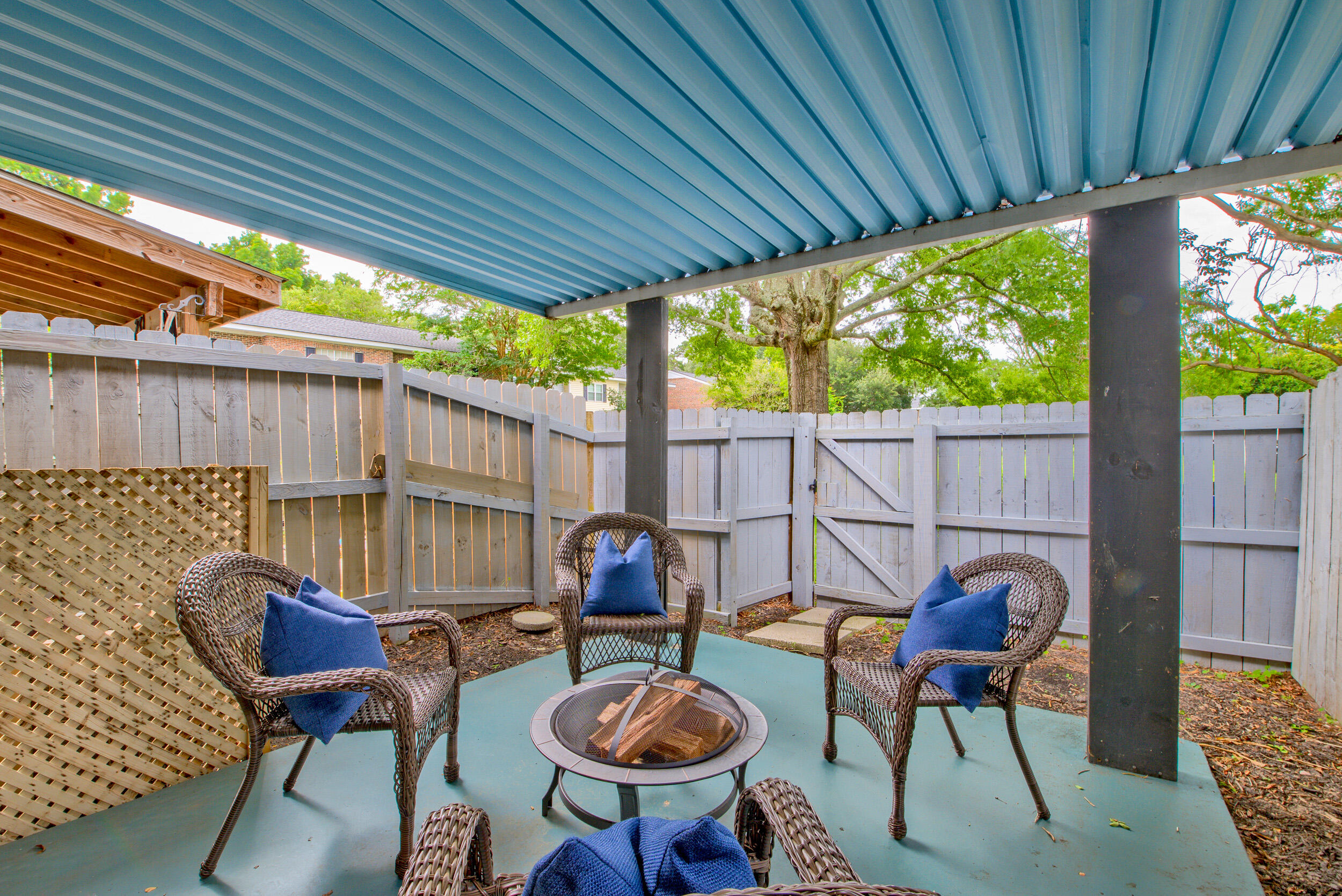 233 Heritage Circle Mount Pleasant, SC 29464 - Photo 7 of 47 DSC_4500-HDR(5)