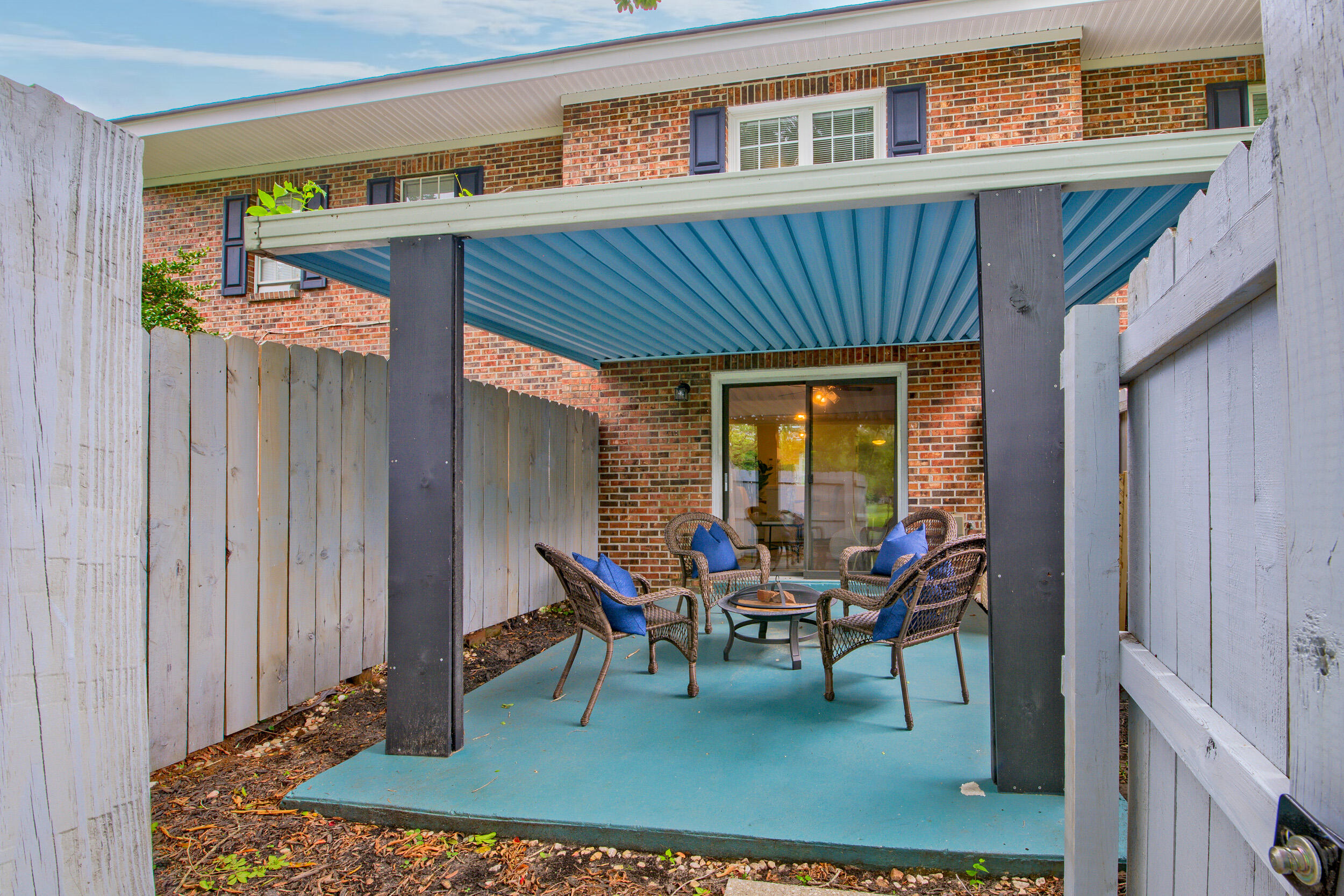 233 Heritage Circle Mount Pleasant, SC 29464 - Photo 8 of 47 DSC_4510-HDR(5)