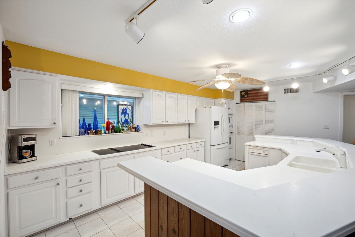 251 Isles End Road Tiki Island, TX 77554 - Photo 13 of 23
