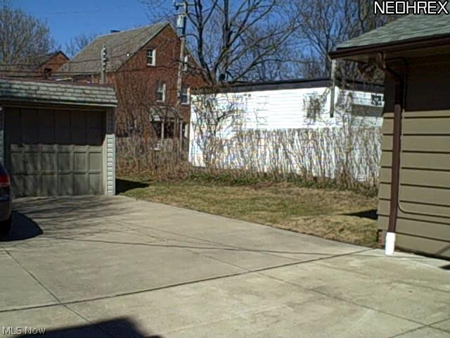 3933 Tyndall Road Cleveland, OH 44118 - Photo 3 of 21 Gallery Image 3