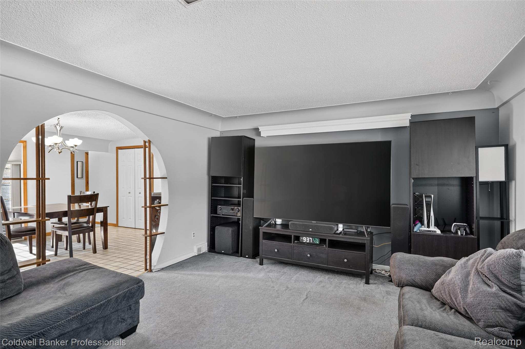 7194 North Center Road Mount Morris, MI 48458 - Photo 20 of 31 View 2 of Family room