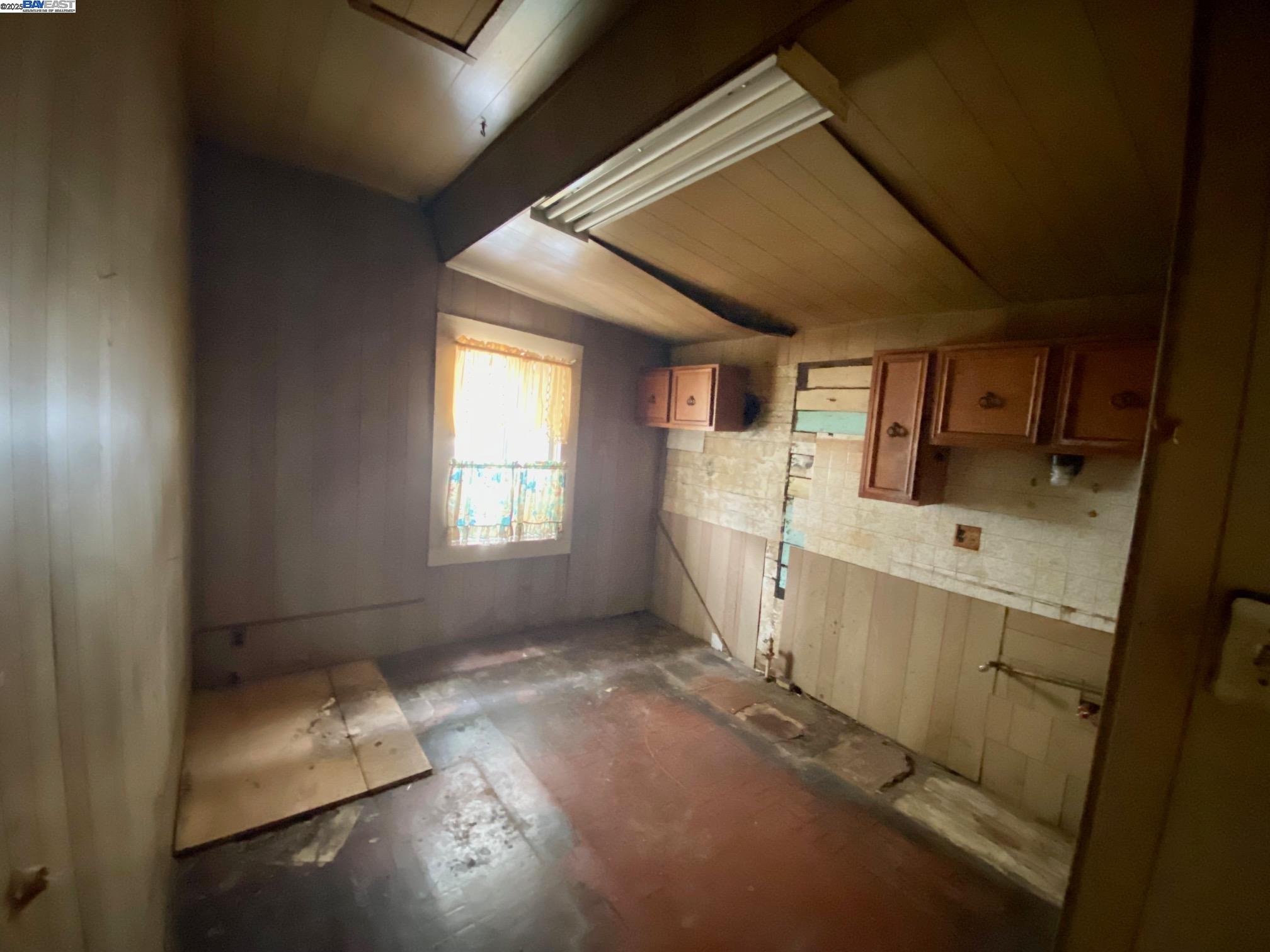 549 Pacific Avenue Alameda, CA 94501 - Photo 10 of 11