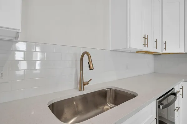 a close view of sink and tap