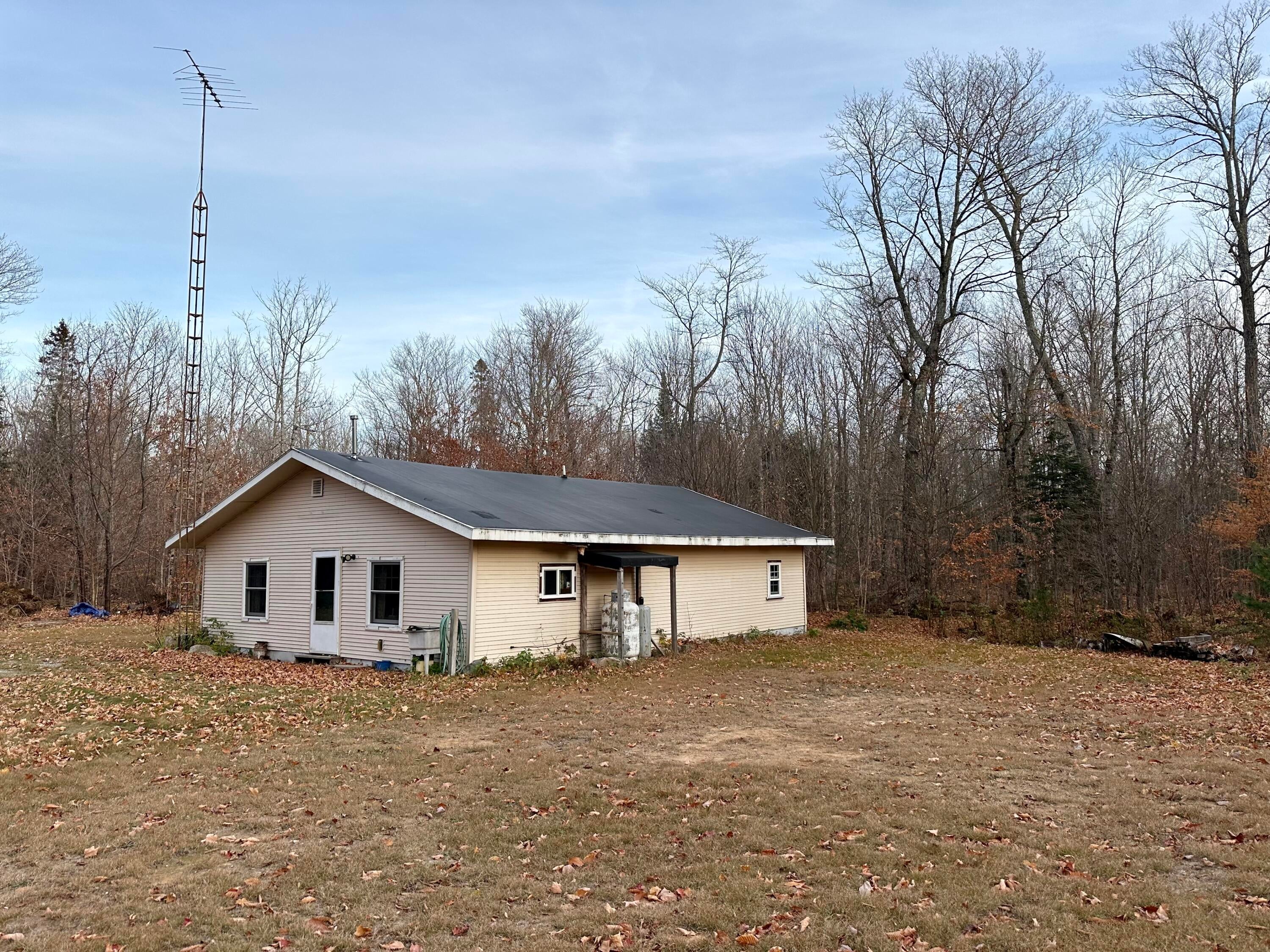 7699 Old Grade Road Newberry, MI 49868 - Photo 5 of 28 Gallery Image 5