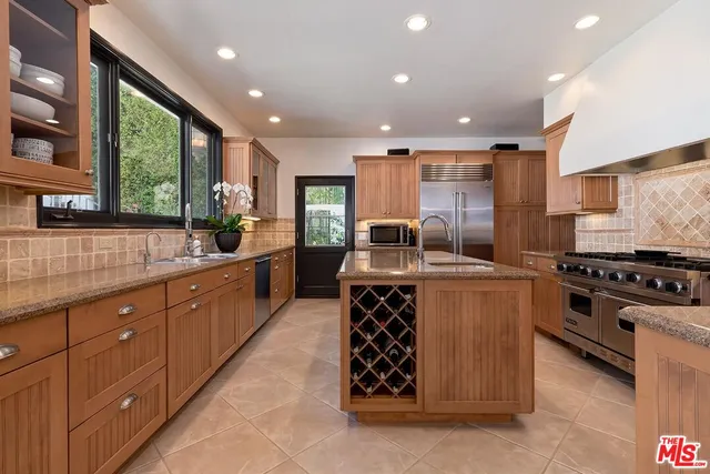 $26,500 | 2420 Chislehurst Drive, Los Angeles, CA 90027