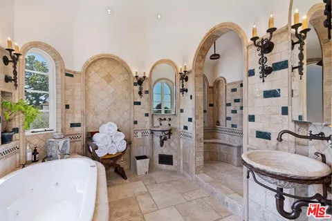 $26,500 | 2420 Chislehurst Drive, Los Angeles, CA 90027