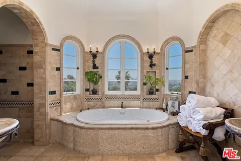 $26,500 | 2420 Chislehurst Drive, Los Angeles, CA 90027