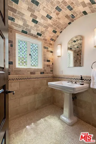 $26,500 | 2420 Chislehurst Drive, Los Angeles, CA 90027