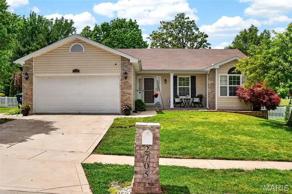 $375,000 | 2705 Providence Ridge Drive, Wentzville, MO 63385