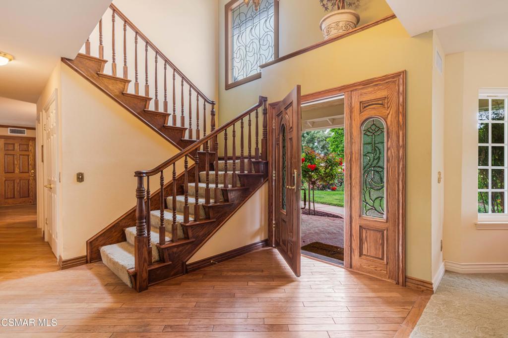 351 Buckboard Circle Simi Valley, CA 93065 - Photo 7 of 58