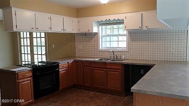 2572 Pioneer Road Chipley, FL 32428 - Photo 6 of 30