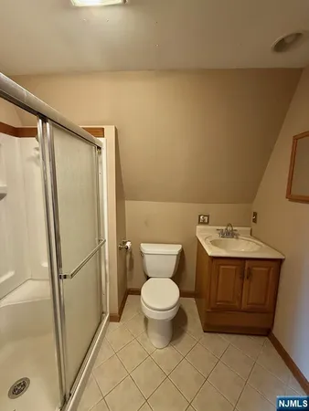 $2,500 | 216 Laurel Avenue, Unit 2, Kearny, NJ 07032