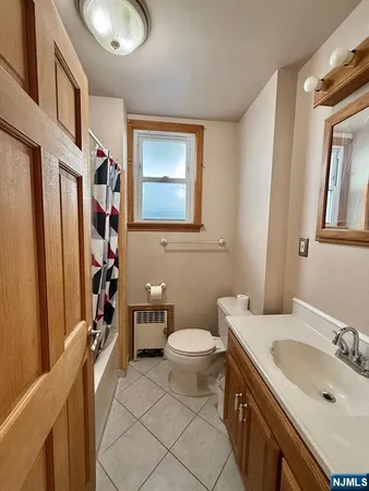 $2,500 | 216 Laurel Avenue, Unit 2, Kearny, NJ 07032