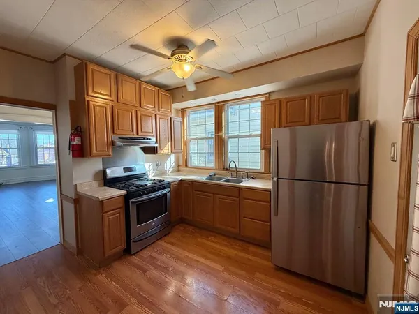 $2,500 | 216 Laurel Avenue, Unit 2, Kearny, NJ 07032