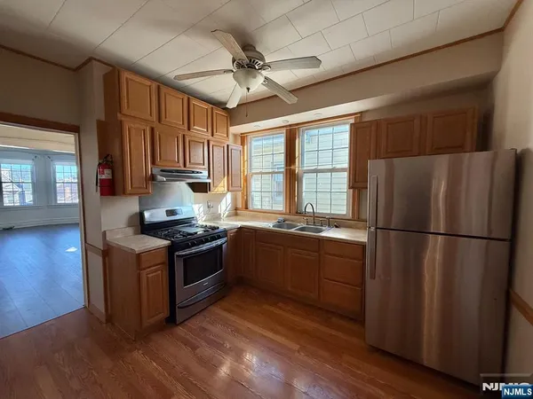 $2,500 | 216 Laurel Avenue, Unit 2, Kearny, NJ 07032