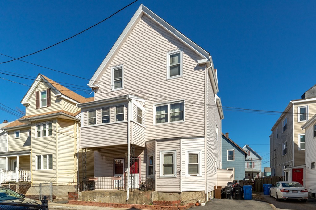 22 Henderson Street Somerville, MA 02145 - Photo 2 of 22
