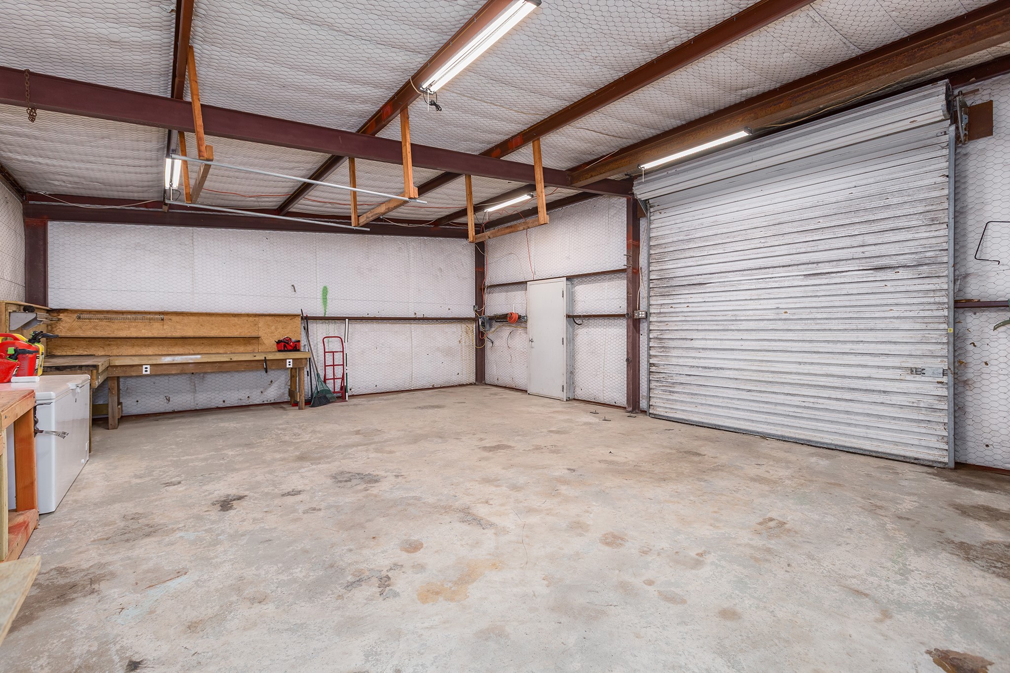 1152 Loving Road Lufkin, TX 75901 - Photo 28 of 42 a view of a garage