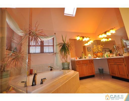 1 Rolling Road Somerset, NJ 08873 - Photo 21 of 23 Gallery Image 21