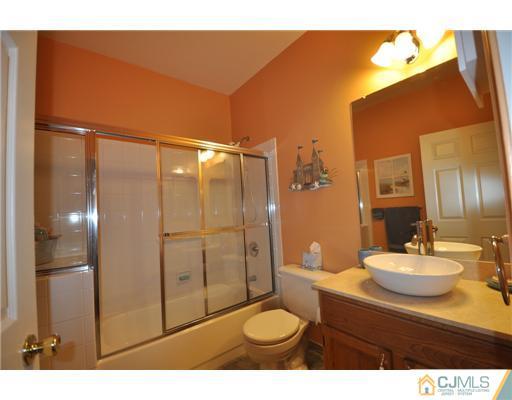 1 Rolling Road Somerset, NJ 08873 - Photo 8 of 23 Gallery Image 8